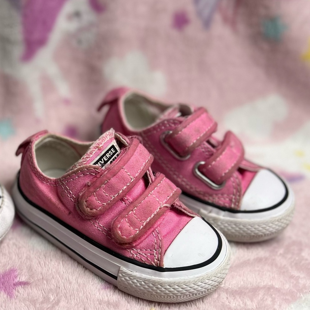 Size 3c Velcro converse
